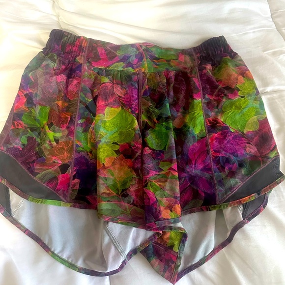 Lululemon Shorts - Picture 1 of 3